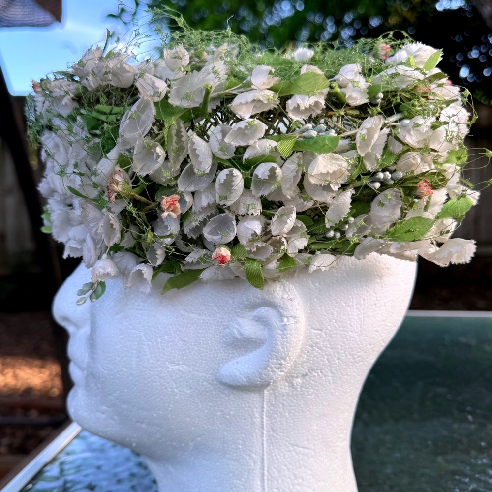 Vintage White Floral Pillbox Hat Green Mesh Netting Garden Party Wedding 50s 60s